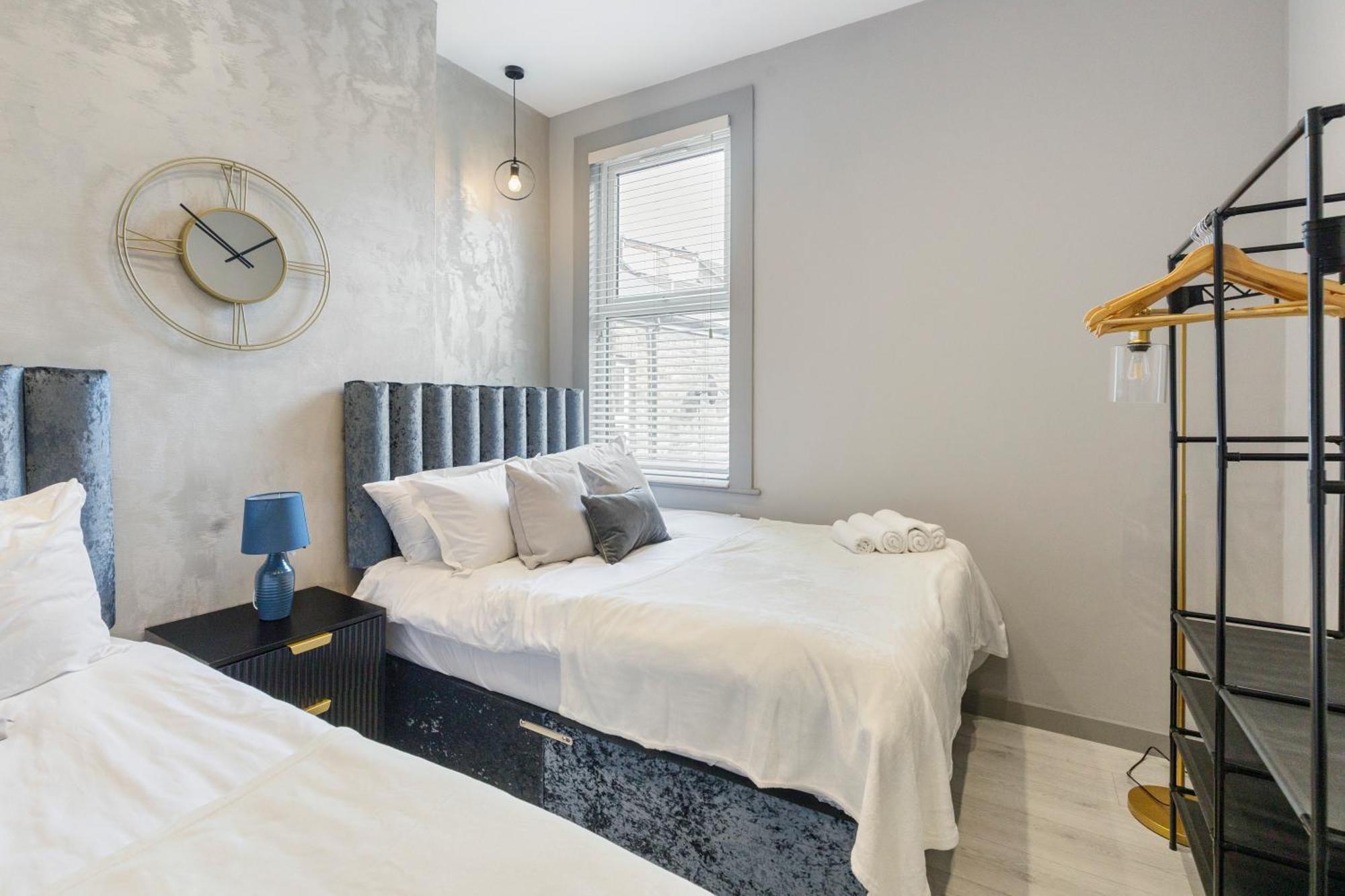 Wembley Luxury 3 Bedroom London Exterior photo