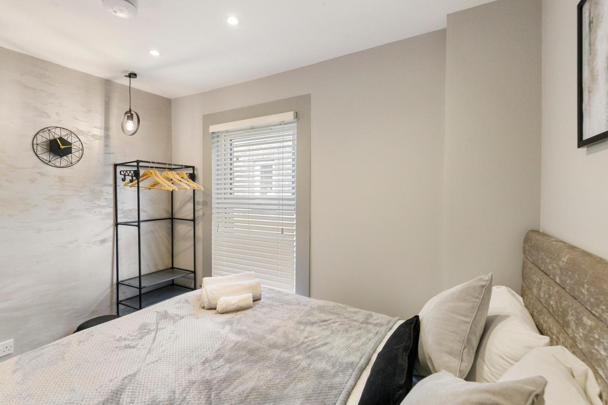 Wembley Luxury 3 Bedroom London Exterior photo